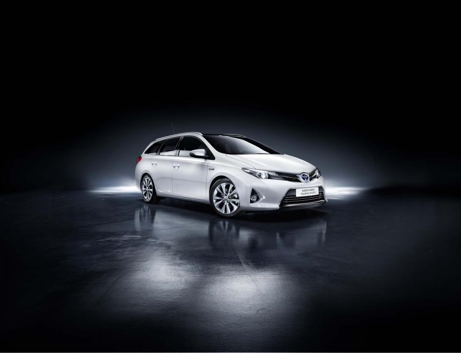  Toyota Auris Touring Sports 2013 года  (фото 22 из 23)